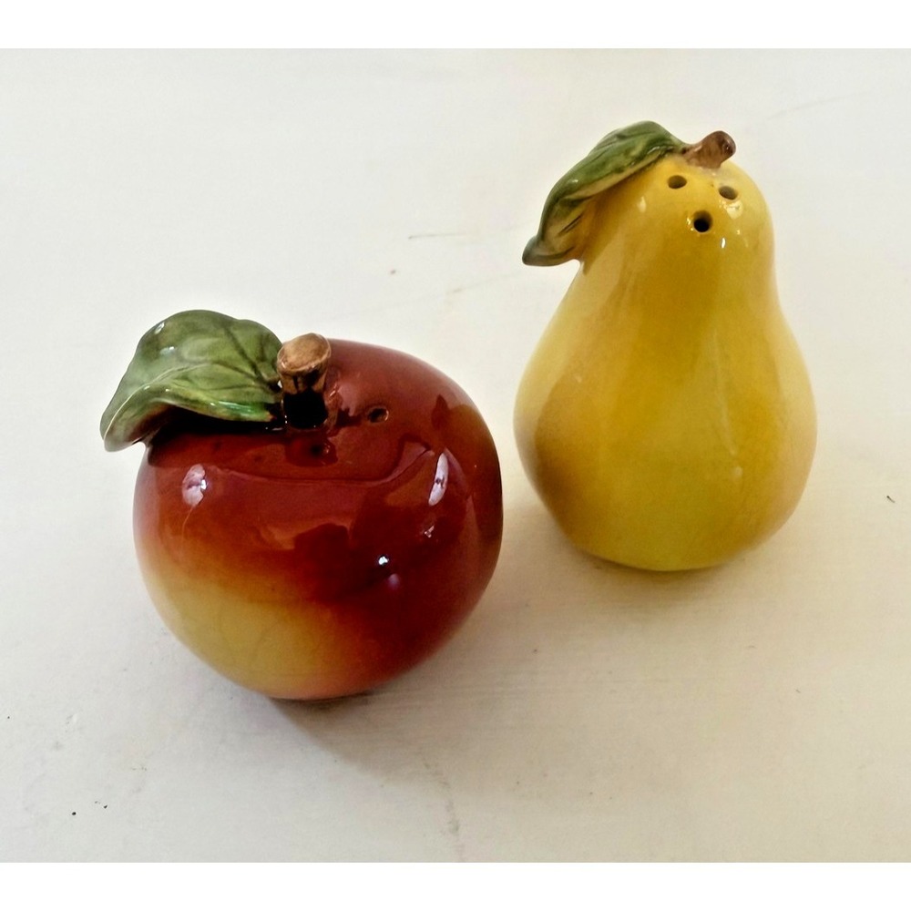 Unmarked Salt and Pepper Set Ceramic Fruit Apple Pear Cottagecore Granny